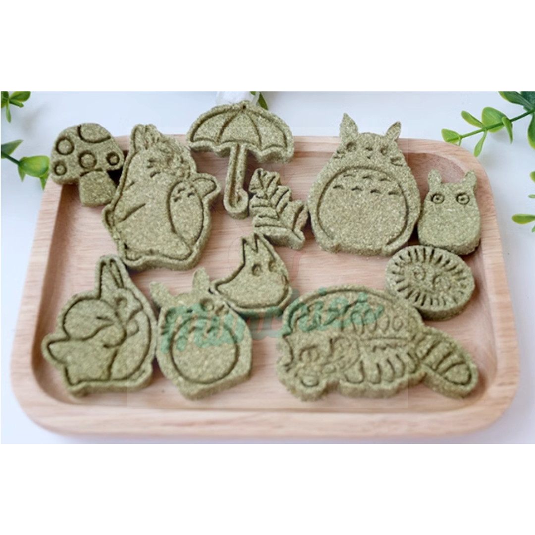 Munchies Chinchilla-Themed Timothy Hay Cakes (11pcs) – Handmade, Cute & Natural Treats