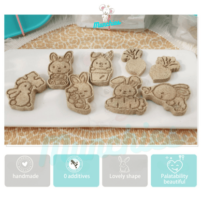 Munchies Rabbit-Themed Timothy Hay Cakes (8pcs) – Handmade Natural Treats for Rabbits, Guinea Pigs, Chinchillas & Hamsters 🐰🐹🌿