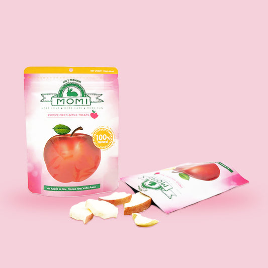 Momi Freeze-Dried Apple Treat | Natural Fruit Snack for Rabbits, Guinea Pigs & Small Pets